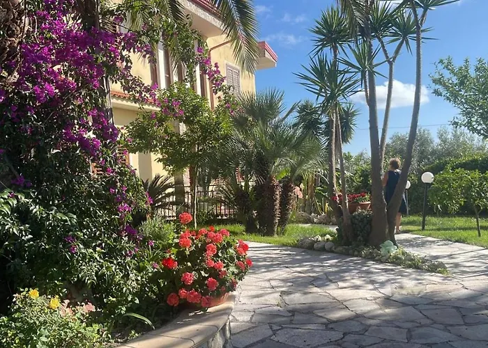 Marina לינה וארוחת בוקר 3*