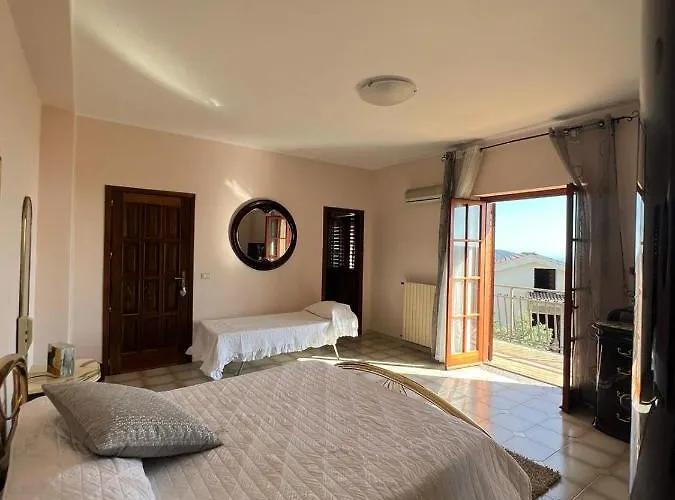 Marina לינה וארוחת בוקר 3*