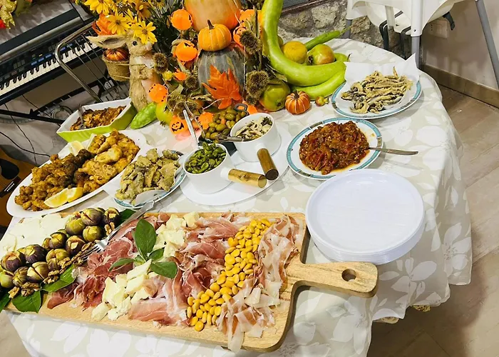 לינה וארוחת בוקר Marina 3*