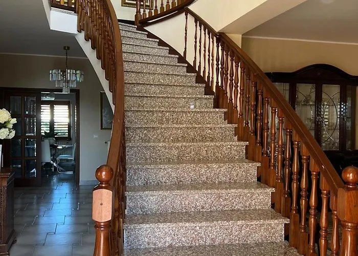 לינה וארוחת בוקר Marina 3*